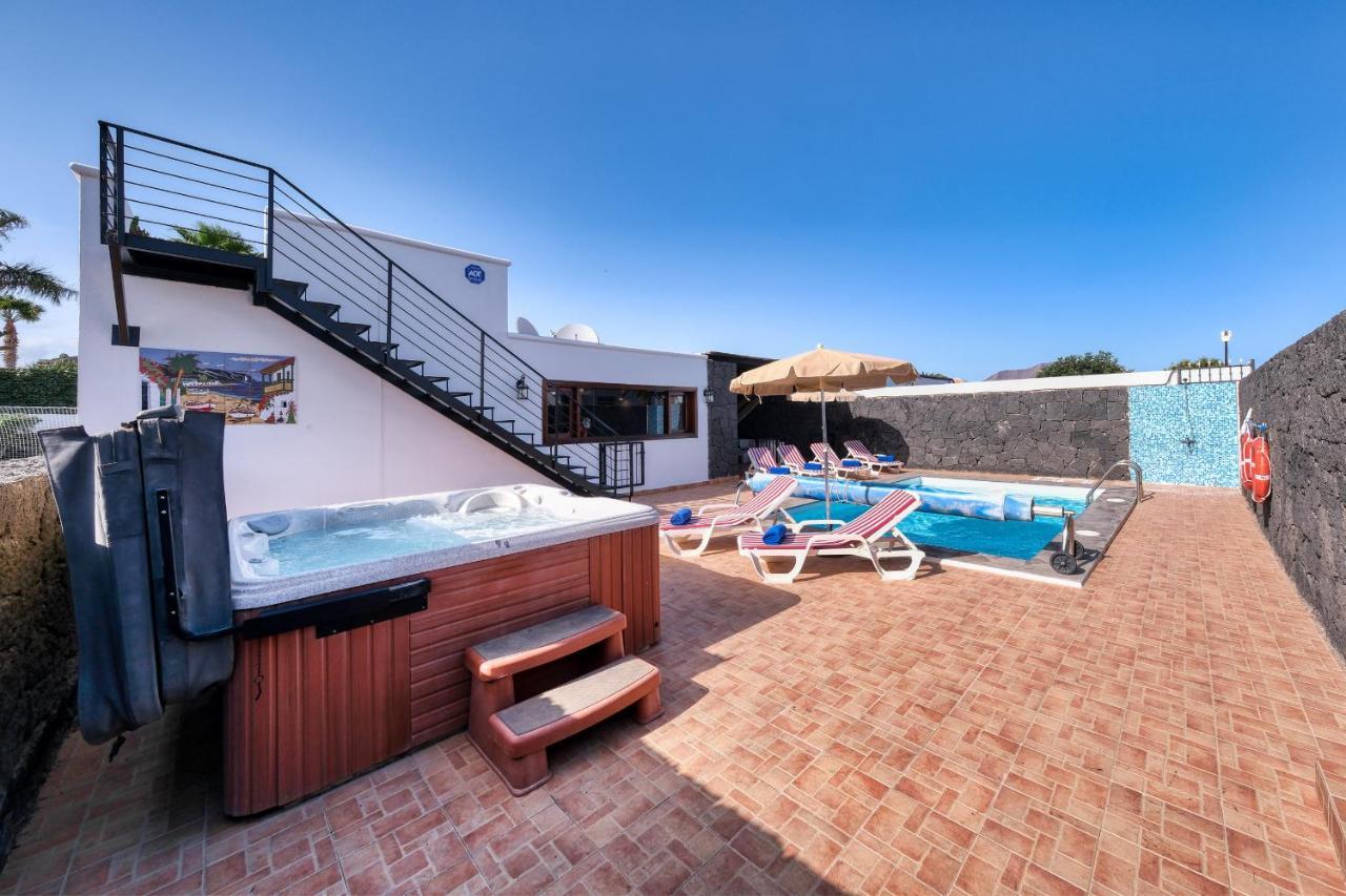 Villa Aurelia-Pool, Jacuzzi And Solarium Playa Blanca  Ngoại thất bức ảnh